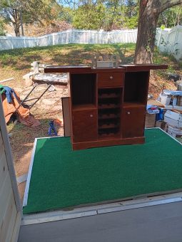 
										Large Fully Enclosed Mobile Bar full									