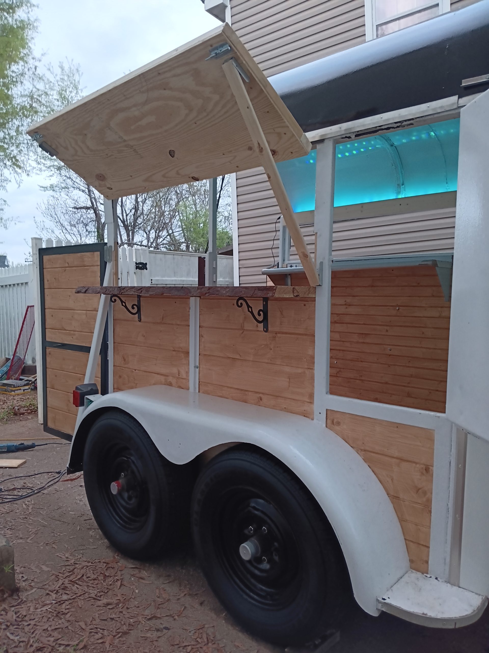 Classic Black and White Mobile Bar