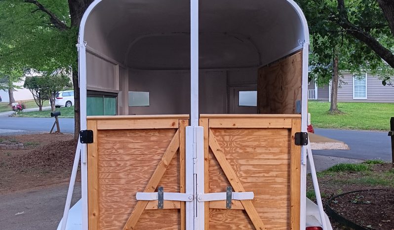 
								Converted Horse Trailer full									