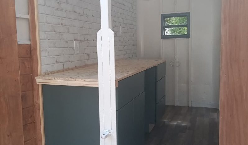 
								Converted Horse Trailer full									