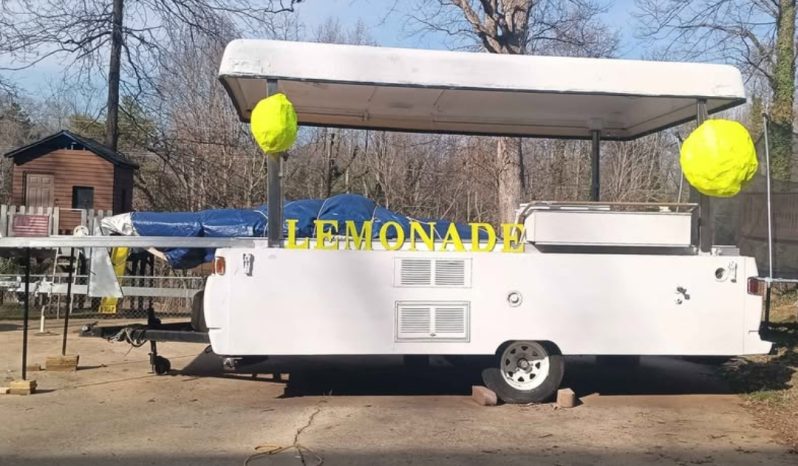 
								Lemonade Trailer full									
