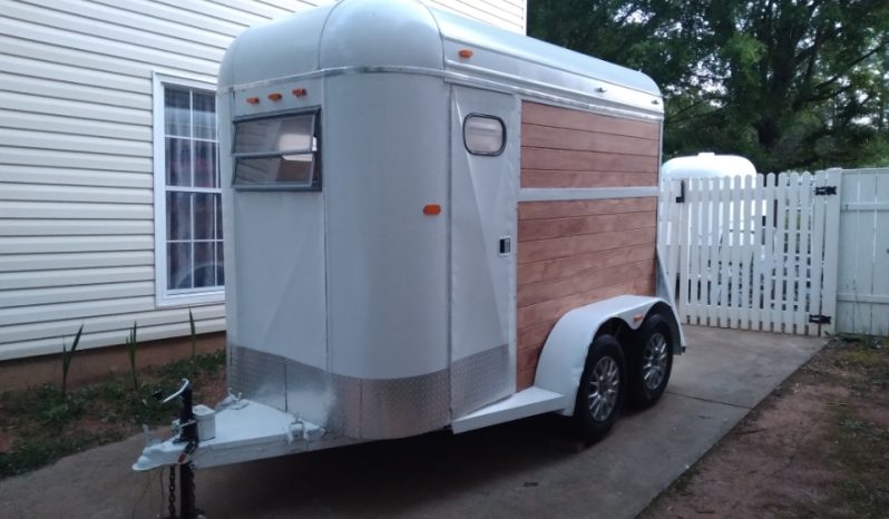 
								XL Converted Horse Trailer full									