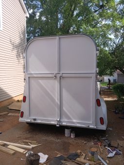 
										Fully Enclosed Mobile Bar full									