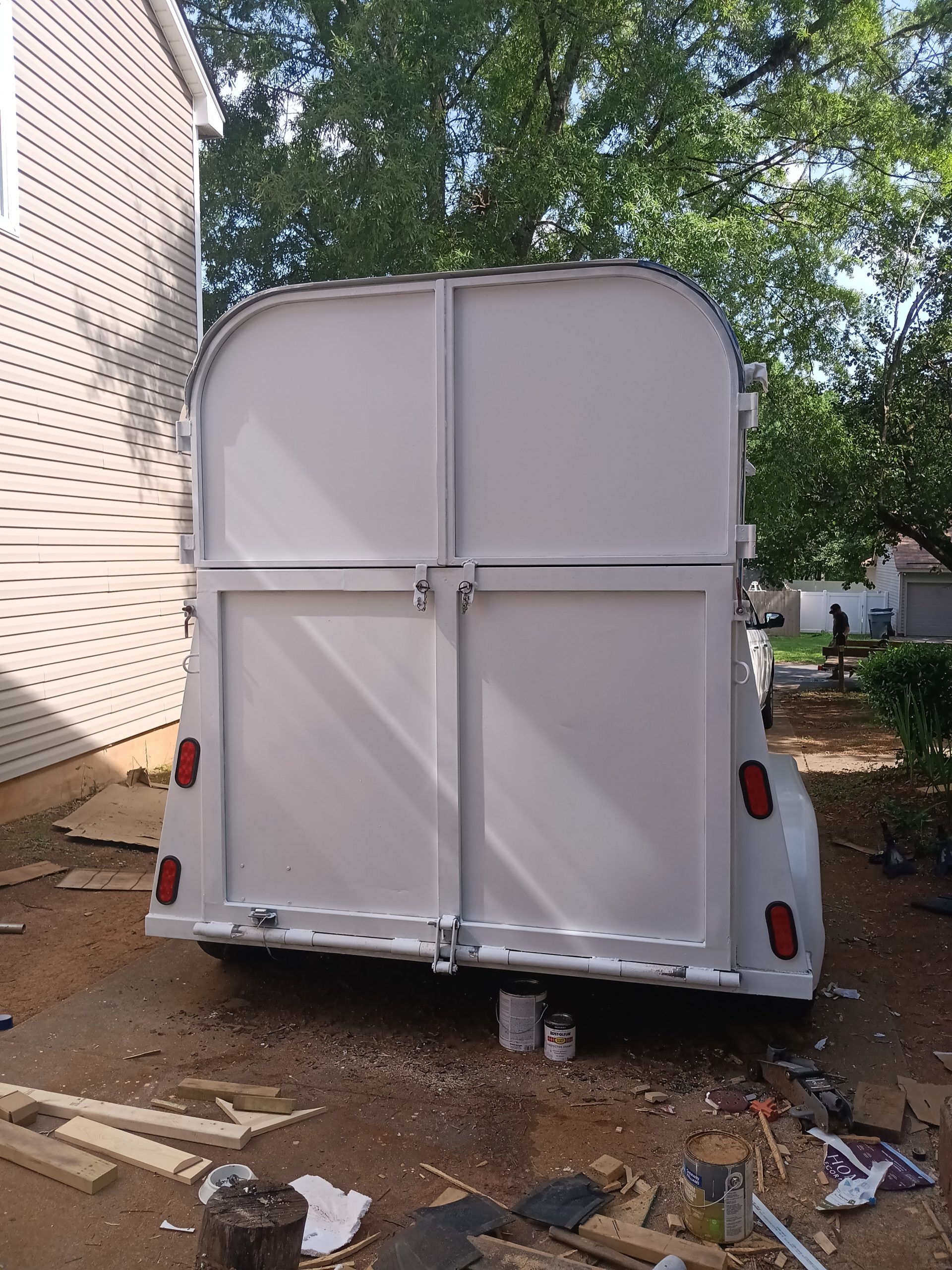 Fully Enclosed Mobile Bar