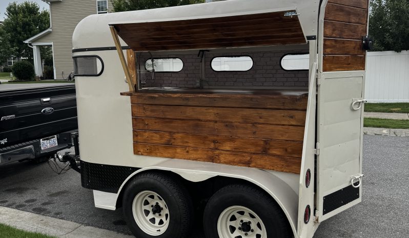 
								Custom Lemonade Trailer full									